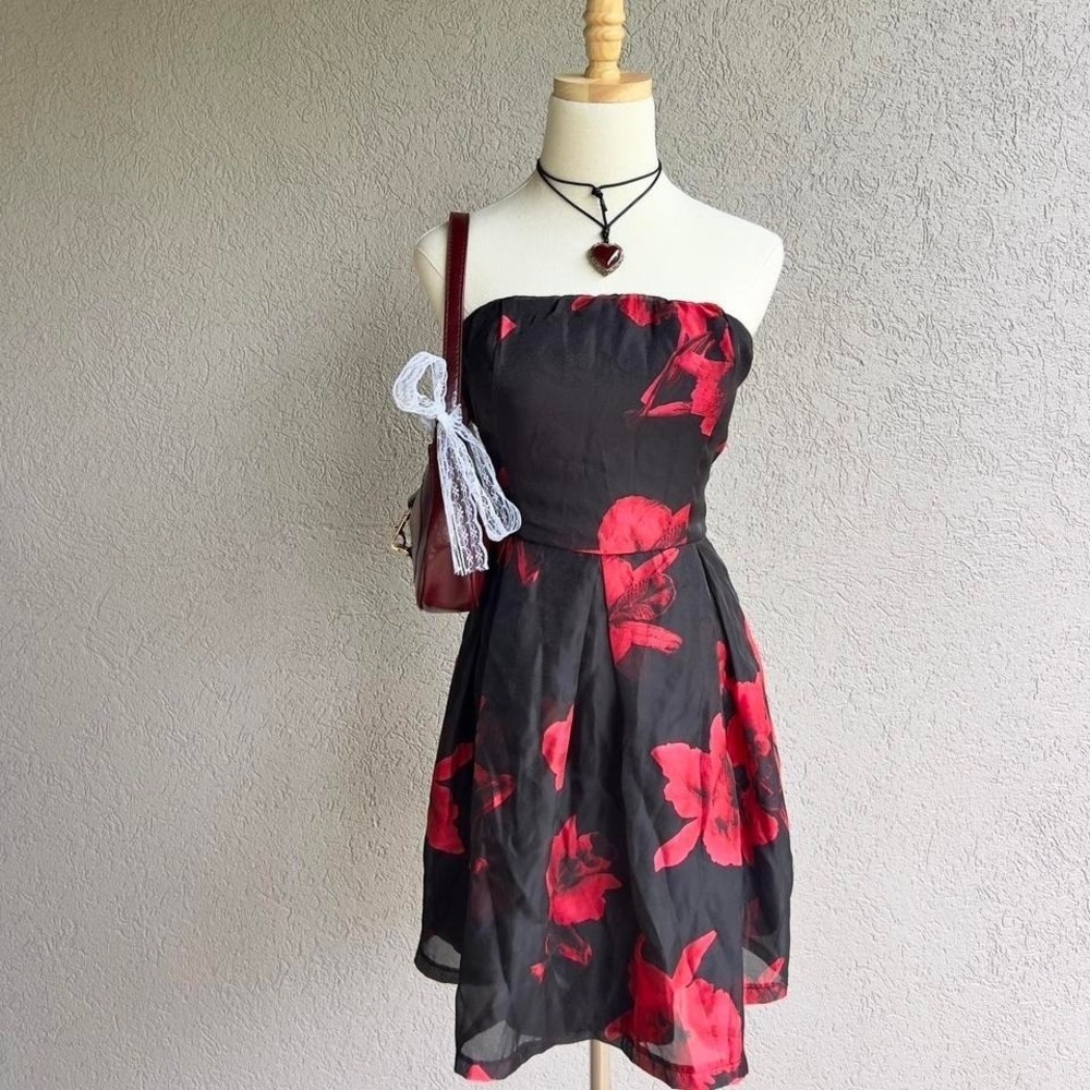 Y2K Black‎ & Red Floral Strapless Mini Dress Size Medium Gothic